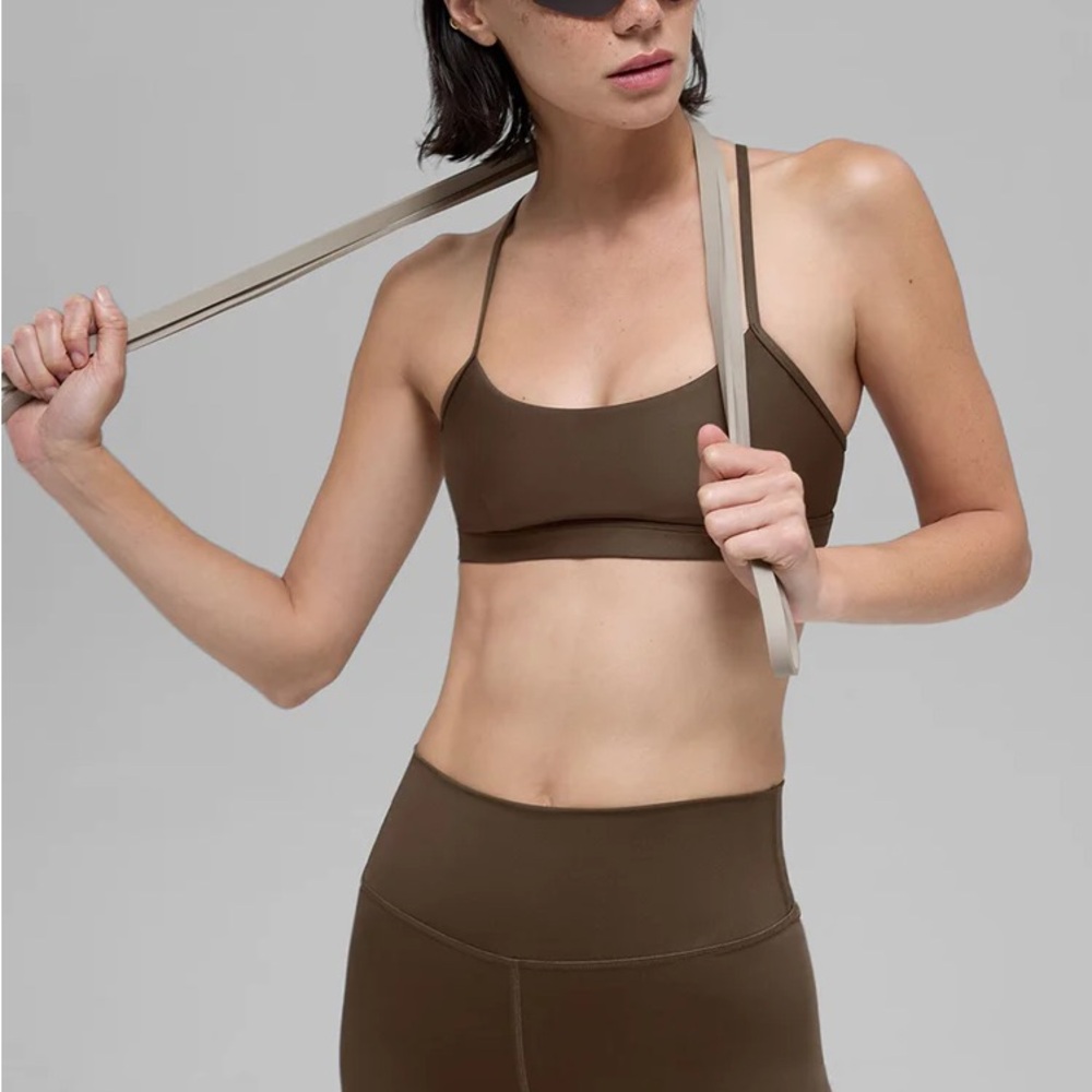ALO Airlift Intrigue Bra in Espresso